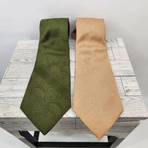 Men's Ties Gold / Green Paisley Ties Resisto Brand